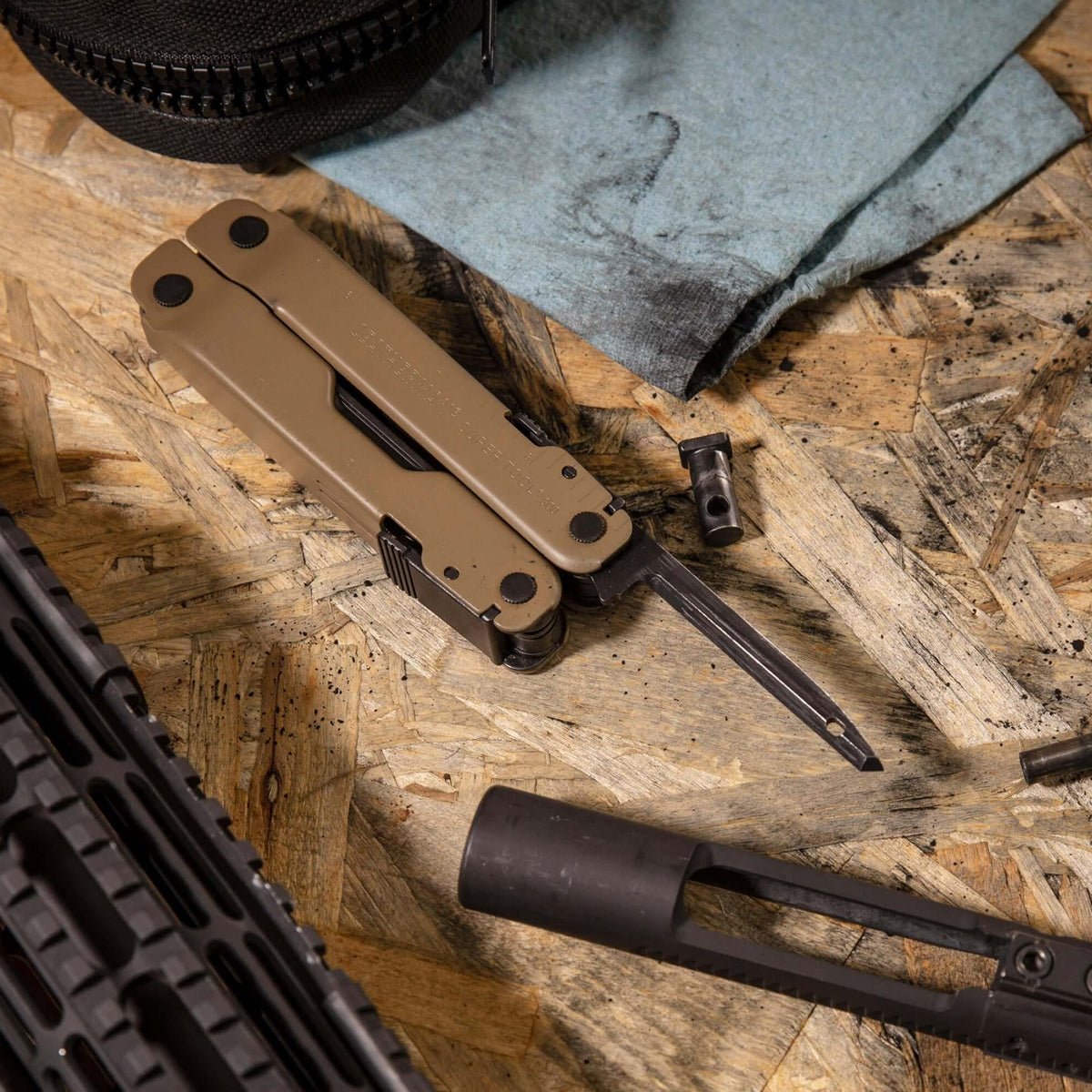 Leatherman Supertool 300 met sheath Leatherman Supertool 300 met sheath