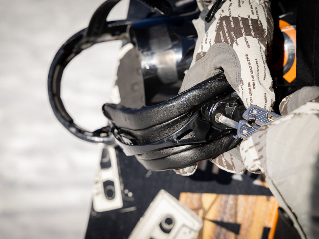 leatherman free p4 in use on a snowboard