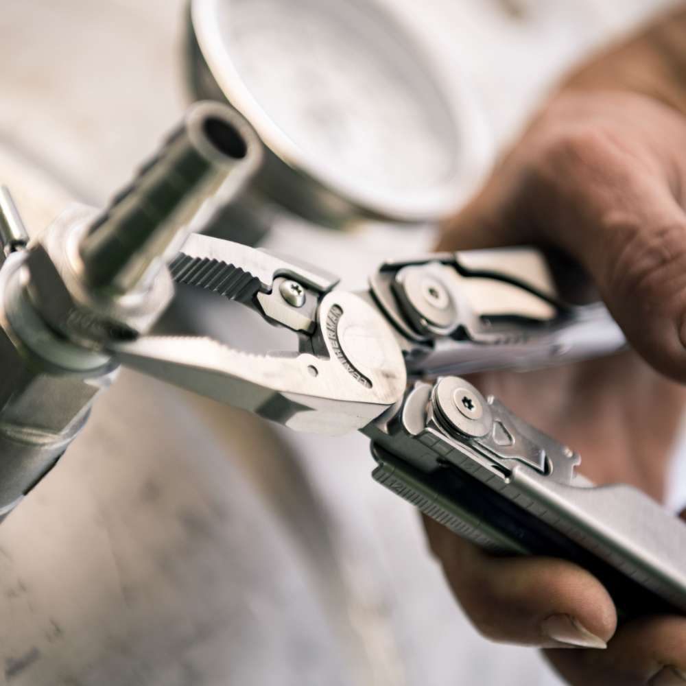 Leatherman Surge pliers in use